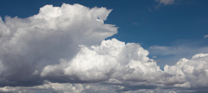 Clouds just starting to get thick for an Arizona rain strom