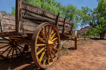 Obraz premium old farm wagon
