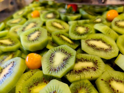 fresh slice kiwi fruit.