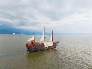 BARCO PIRATA TURISMO  © Japosio