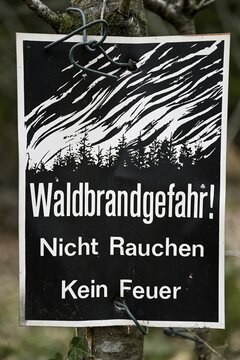 Forest fire danger sign in a forest near Bad S&auml;ckingen, Waldshut district, Baden-W&uuml;rttemberg, Germany