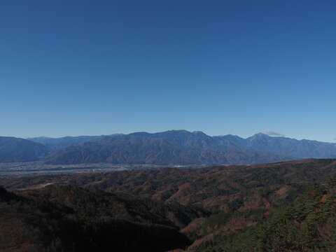 A natural autumn landscape photographed in late November at Shosenkyo Gorge in Kofu City, Yamanashi Prefecture, Japan.