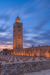 Obraz premium Alminar de la mezquita Koutoubia en la ciudad de Marrakech, Marruecos 
