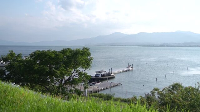 真夏の琵琶湖と比叡山（滋賀県守山市から）