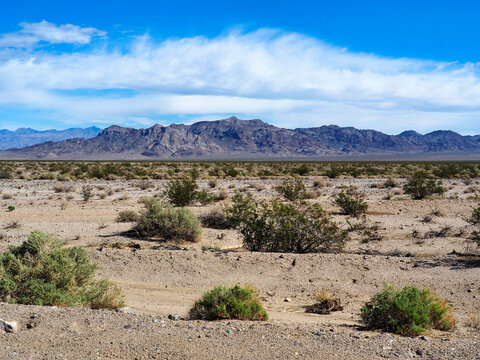 California, 16/10/2018 Description: Arid desert landscape along California State Route 127
