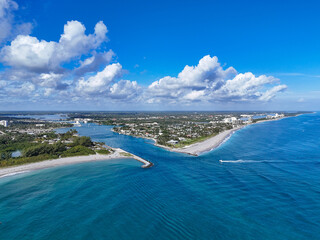 Boat headed back to port from the Atlantic Ocean at Jupiter Inlet in Palm Beach County, Florida. © Ryan Tishken