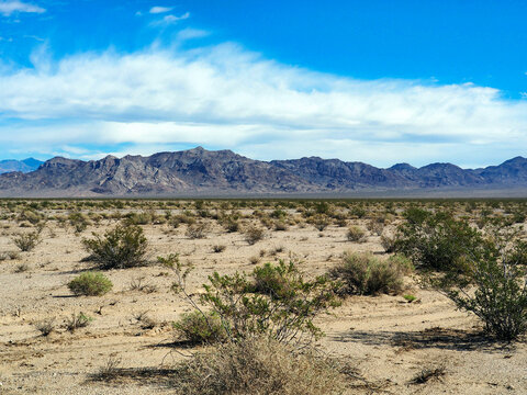 California, 16/10/2018 Description: Arid desert landscape along California State Route 127