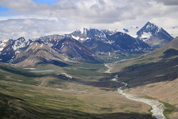 Tsagaan Gol Valley (White River Valley) in the Altai Tavan Bogd National Park © Tobias Legler