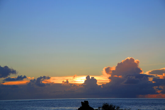 Wolkenstimmung bei Sonnenuntergang am Meer, Insel La Palma, Kanaren, Spanien, Europa 
