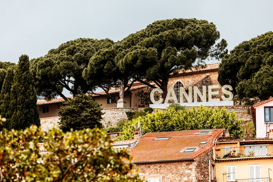 Cannes, Sign of the South