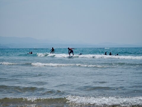Surf, vagues et soleil &agrave; Biarritz
