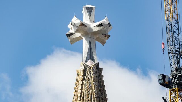 timelapse of sagrada familia in barcelona with new cross on top