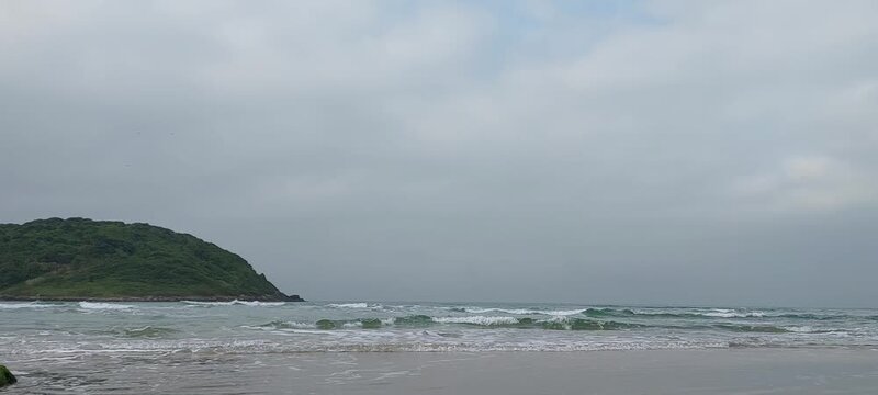 Stormy waves at praia do luz before the rain