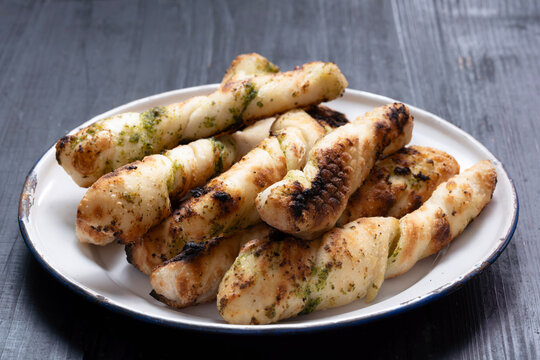 plate of italian garlic pesto pizzetta