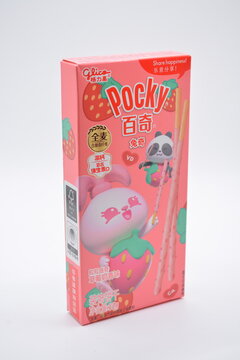 Glico Pocky Wonderland gift set strawberry milk flavor stick in Manila, Philippines