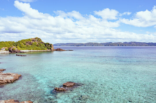慶良間諸島　外地島からの景色（慶留間島方面）