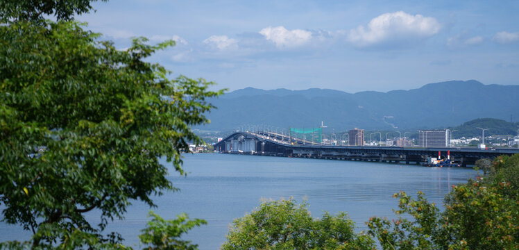 滋賀県・琵琶湖大橋の夏の風景