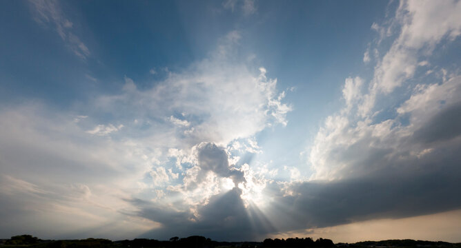空 雲 太陽 薄明光線 天使のはしご cloud sunny sky panorama