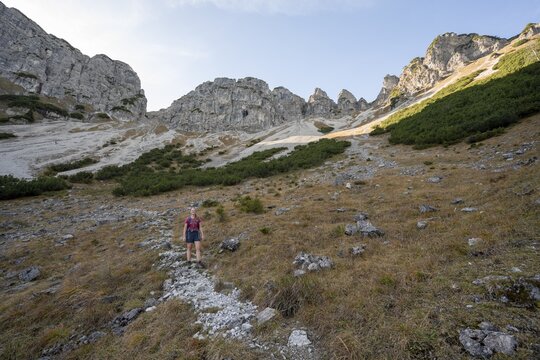 Hiker on the Grad, Bavarian and Austrian Schinder, Tegernsee mountains in the Mangfall mountains, Germany