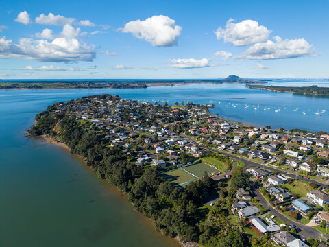 Omokoroa, a small town on a peninsula in the Bay of Plenty, photographed from the air. The peninsula juts into Tauranga Harbour