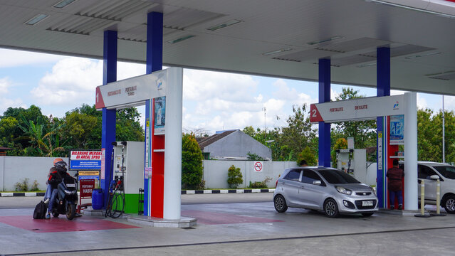 An outdoor view of a Pertamina gas station, the Indonesian state-owned oil and natural gas corporation, sell various fuel products like Pertalite, Bio Solar, Pertamax, Pertamina Dex and Dexlite.