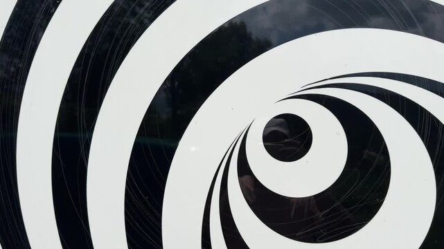 hypnotic black and white spiralswirl illusion 4k