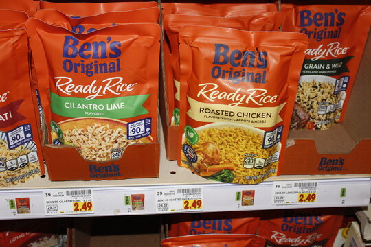 BEN'S ORIGINAL Ready Rice bags closeup shelf
