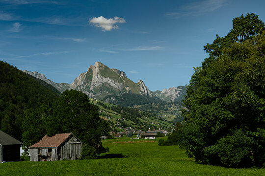 Schweizer Landschaft quer