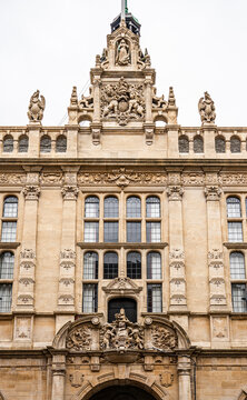 Jacobethan facade of Oxford Town Hall, St Aldate's, designed by Henry Hare (1897). Grade II* listed; houses Oxford City Council and Museum of Oxford, Oxford, England, UK.
