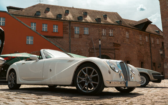 White Mitsuoka Himiko Roadster at Zitadelle Spandau