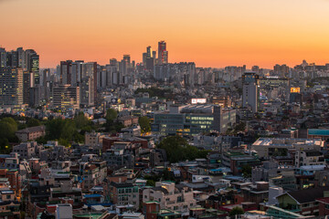 일몰,지붕,옥상,빌라,아파트,고층빌딩,시내,용산동,용산구,서울 © JinChang