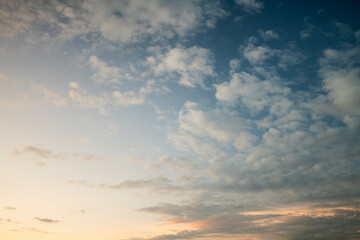 Fototapeta premium Blue Sky with White Clouds Forming a Natural Background
