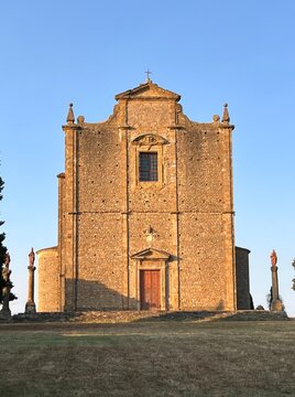 Volterra village The Church of Santi Giusto e Clemente is a Roman Catholic church in Volterra, Tuscany, Italy.