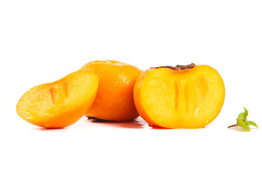 Sweet Persimmons Yaoxiang Variety from Shaanxi China - Fresh Fruit with Heart-Shaped Cross Section