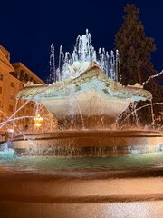 Artesian Fountain in Timisoara, România © Mircea Costina