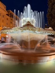 Artesian Fountain in Timisoara, România © Mircea Costina