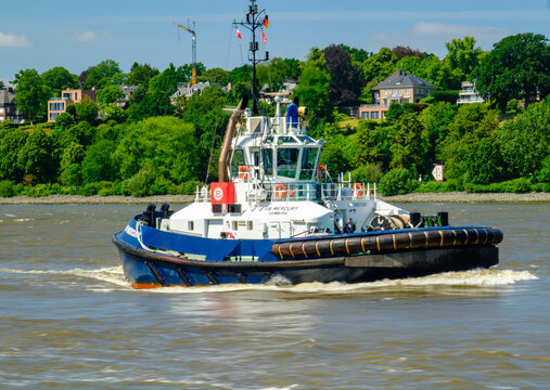 HAMBURG, DEUTSCHLAND &ndash; 08.07.2026: Der Schlepper VB MERCURY im Hafen von Hamburg