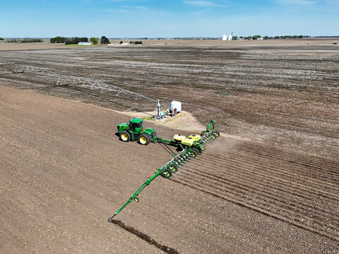 Turtle, Wisconsin May 4, 2026 John Deere 9360R tractor pulling a John Deere 1770NT 24 row CCS Central Fill Seed Delivery System planter