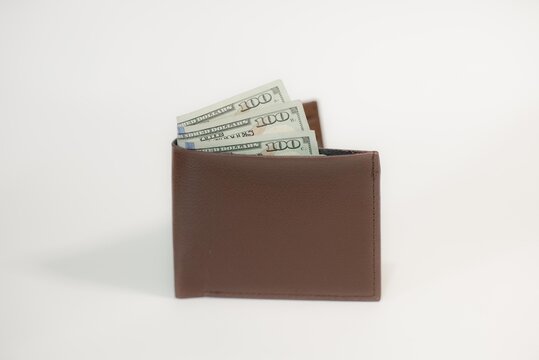 CARTERA BILLETERA CON BILLETES SALIENDO