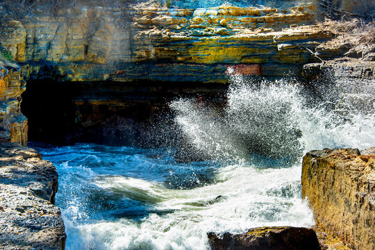 Blow Hole in Eaglehawk Neck - Tasmania - Australia