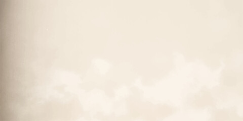 Soft, hazy, and dreamlike clouds drift lazily across a pale, neutral sky, creating a serene and ethereal atmosphere that inspires tranquility. © MUSCLE
