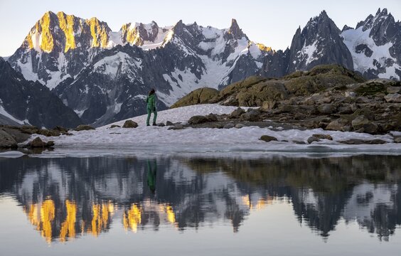 Morning atmosphere at sunrise, water reflection in Lac Blanc, mountain top, Aiguille Verte, Grandes Jorasses, Aiguille du Moine, Mont Blanc, Mont Blanc massif, Chamonix-Mont-Blanc, Haute-Savoie, France