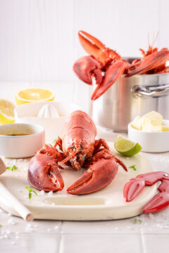 Cooked and tasty lobster as a low-calorie meal.