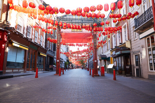 UK, England, London, Empty street in Chinatown