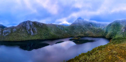 D Tas Dove Lake Right track peak pan © Taras Vyshnya