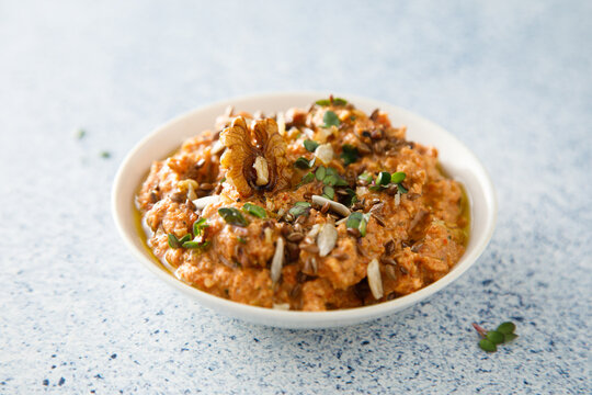 Roasted pepper dip with walnut
