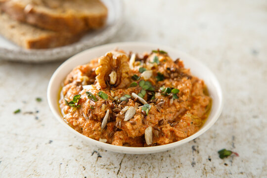 Roasted pepper dip with walnut