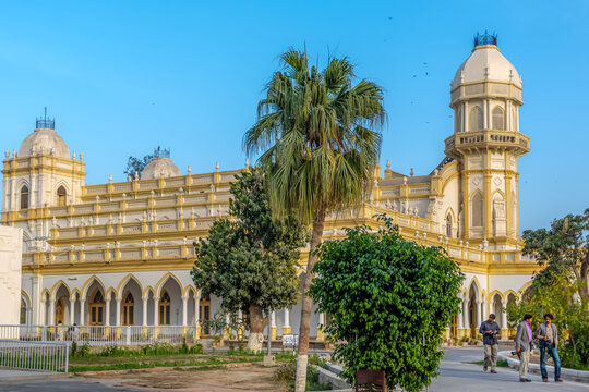 The Bahawalpur Central Library, also known as Sadiq Reading Library, is a public library in Bahawalpur, Punjab, Pakistan. 
