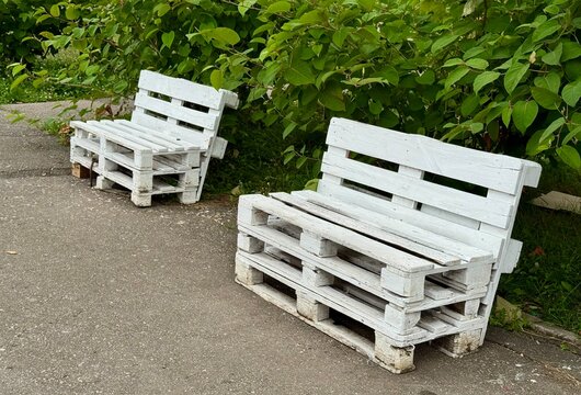 Pallet benches in the park