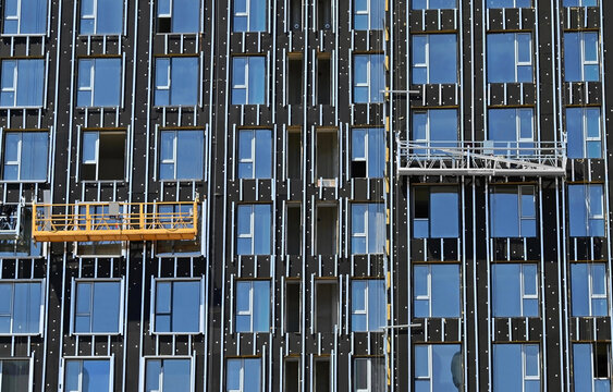 Suspended Platform (ZLP) for thermal insulation works on facade